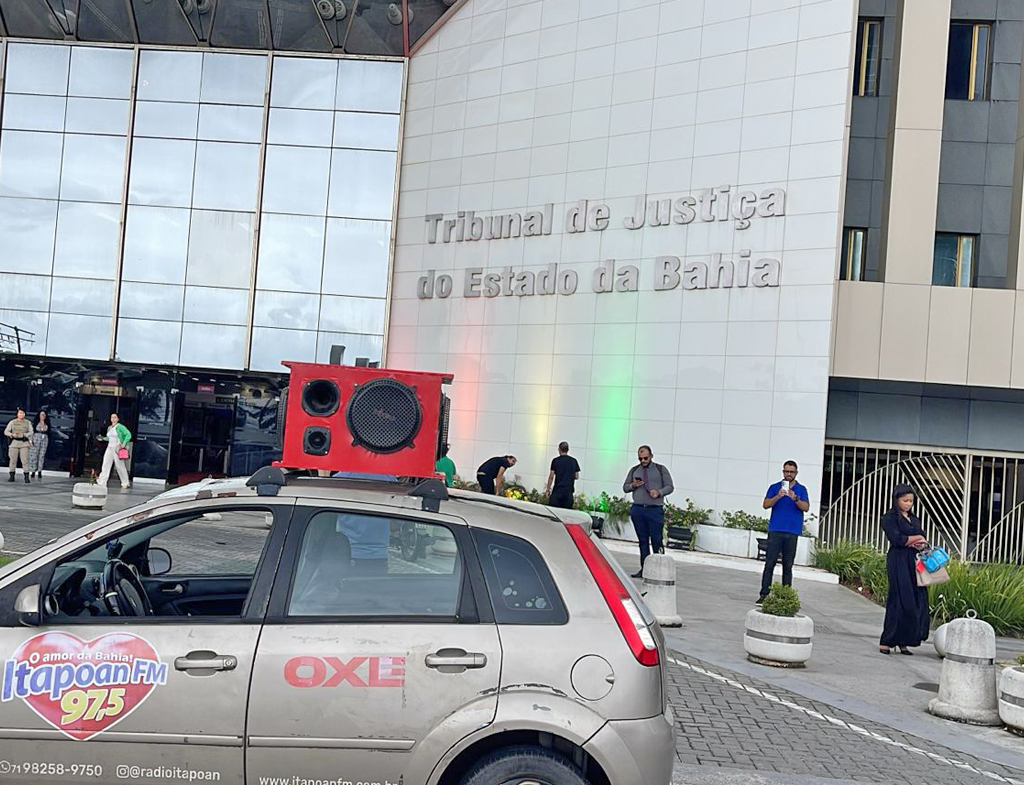 SINDADOS Bahia mobiliza trabalhadores no TJ-BA durante negociação salarial com o SINEPD
